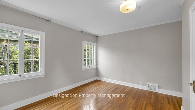 Building Photo - 1772 Rose Villa St