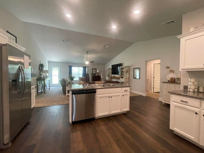 Building Photo - 6109 Buckshot Dr