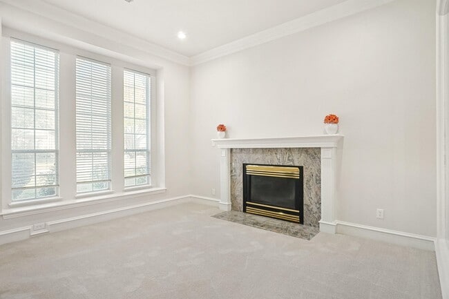 Building Photo - 1917 Cresson Dr