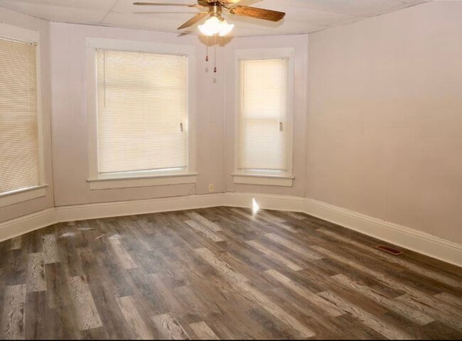 Building Photo - 510 E 7th Ave