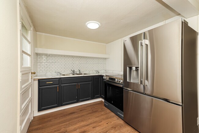 Building Photo - 148 Burgess Ave