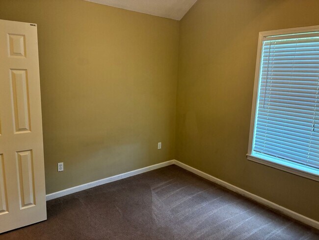 Building Photo - 112 Eagle Pt Lp
