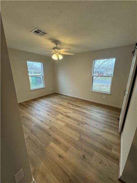 Building Photo - 207 Laurel Ln