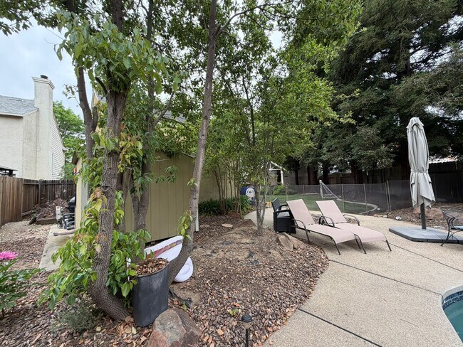 Building Photo - Remodeled 4-Bed Home with Pool in Charming Laguna West, Elk Grove Available now- Photos COMING SOON!