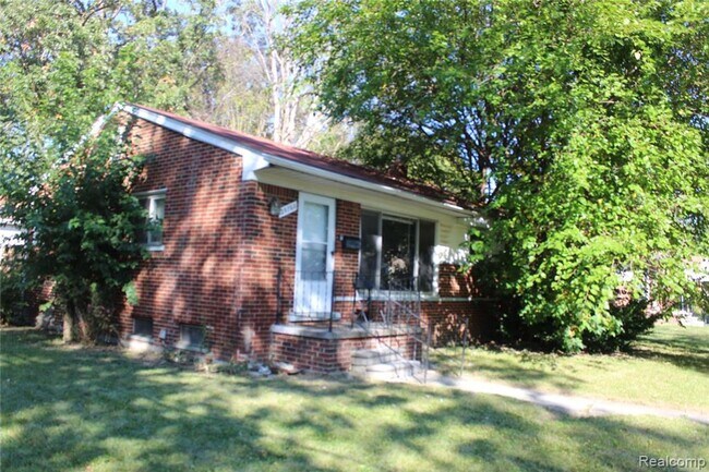 Building Photo - Updated Inkster 3 Bed / 1 Bath Home w/ Garage & Basement