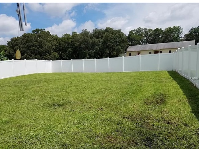 Building Photo - 1424 Vinetree Dr