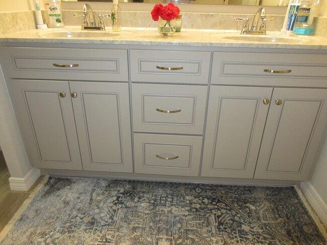 Building Photo - 202 Spencer Pl