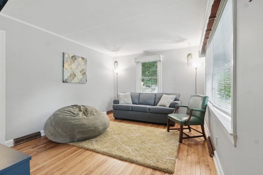 Building Photo - 239 W Lemly St