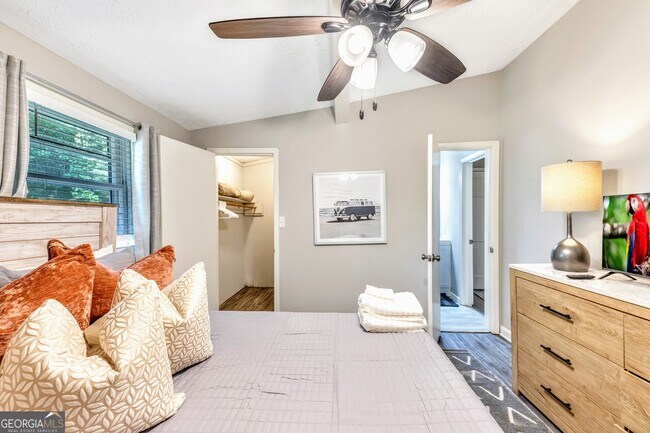 Building Photo - 165 Cole Lake Rd