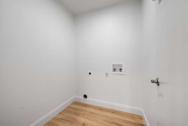 Building Photo - Renovated 3BR | Open Concept | Large Outdoor Space | Keller ISD