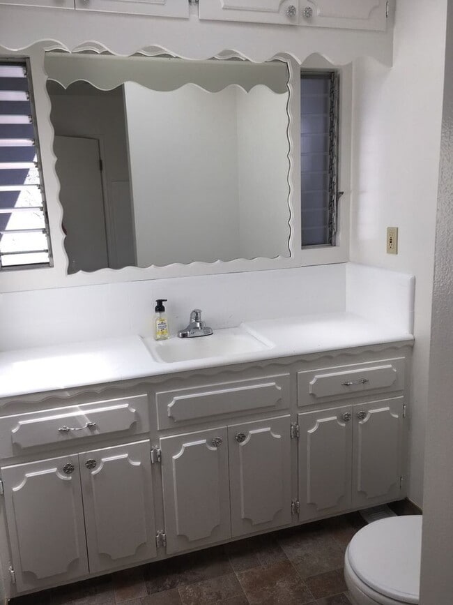 Building Photo - 62 Young Dr