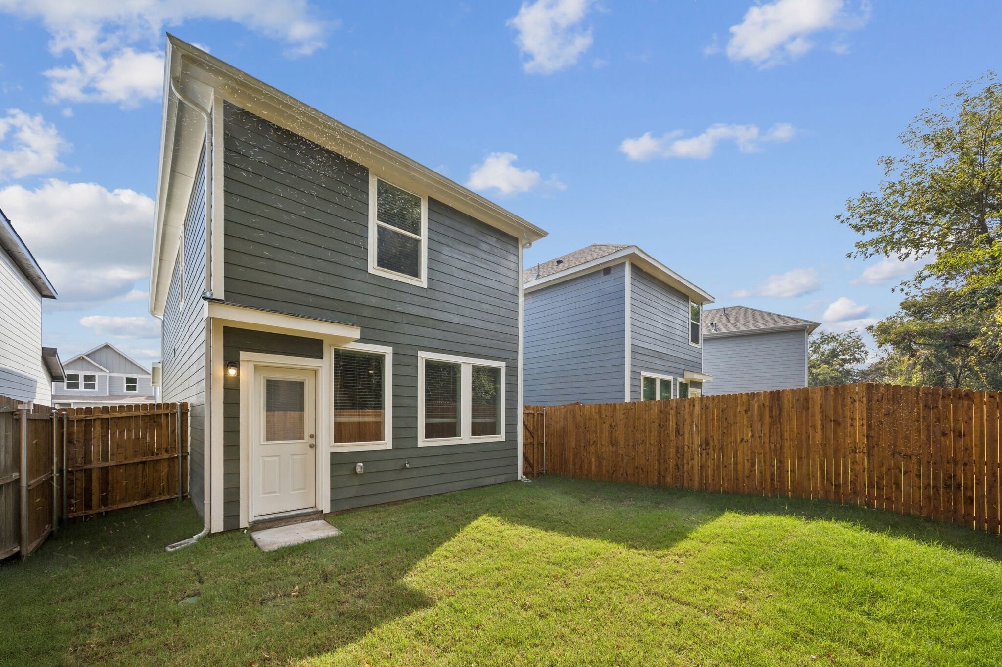 Building Photo - 7020 Vining Dr