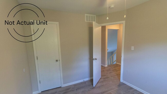 Building Photo - 7220 N Moberly Dr