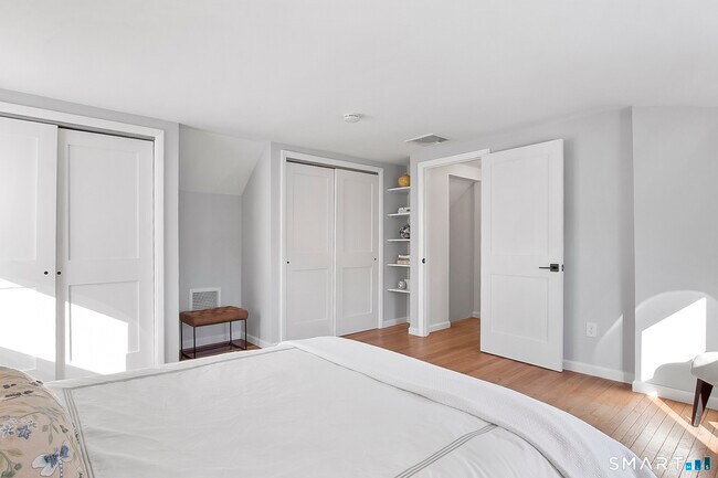 Building Photo - 26 Chelene Rd