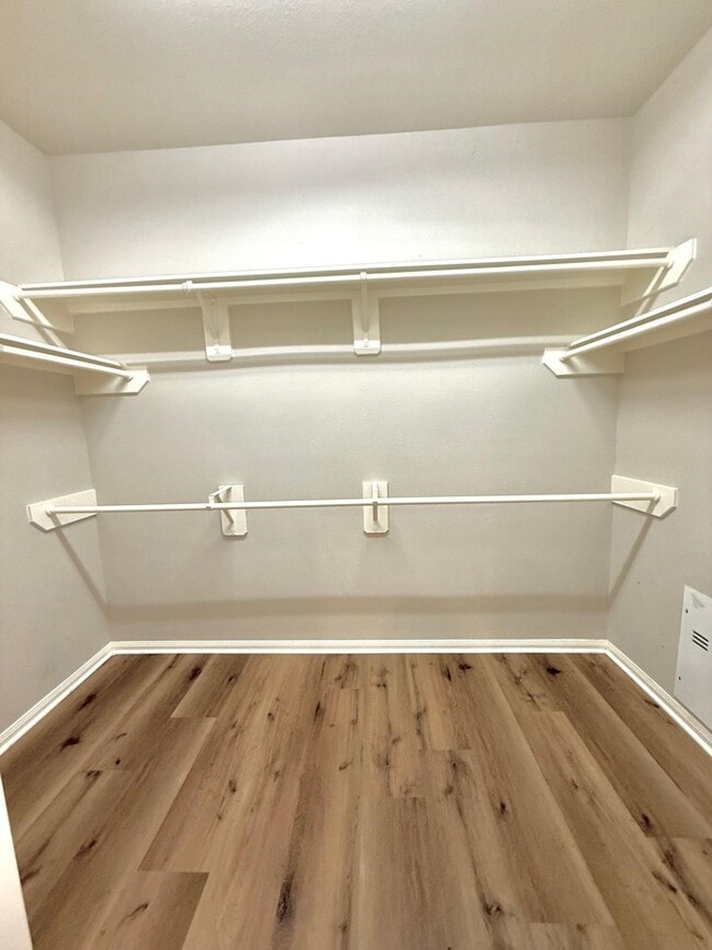 Building Photo - 107 W Spindle Tree Cir