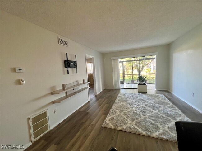 Building Photo - 423 Cape Coral Pkwy W