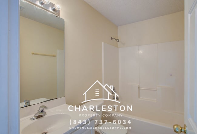 Building Photo - 533 Tribeca Dr