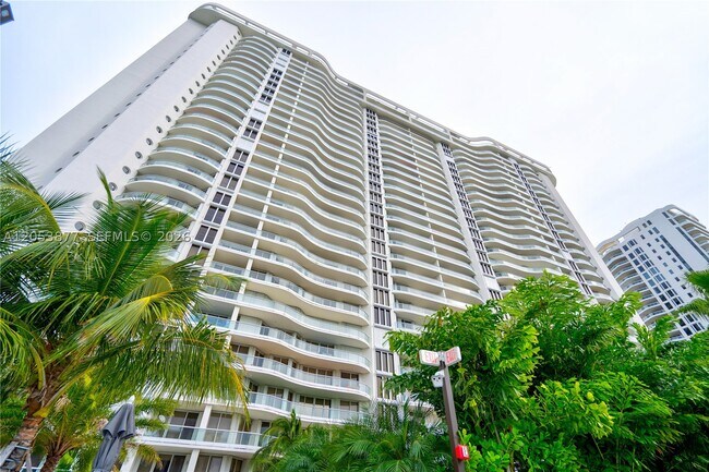 Building Photo - 7000 Island Blvd