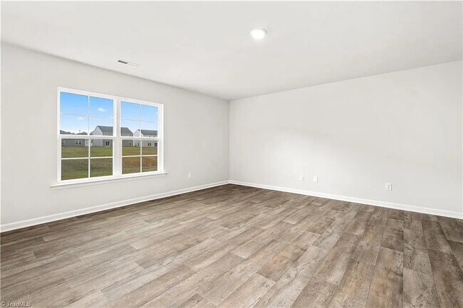 Building Photo - 304 Aspen Place Ct
