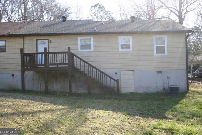 Building Photo - 6694 Young Ct