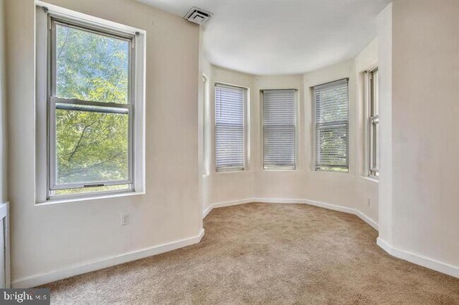 Primary Photo - 1900 3rd St NW