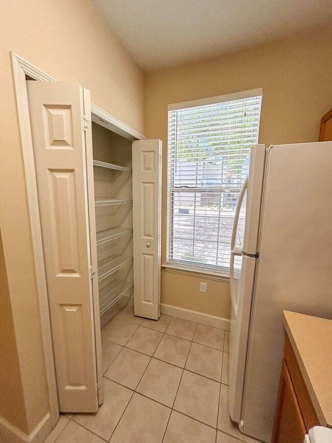 Building Photo - Garland #861