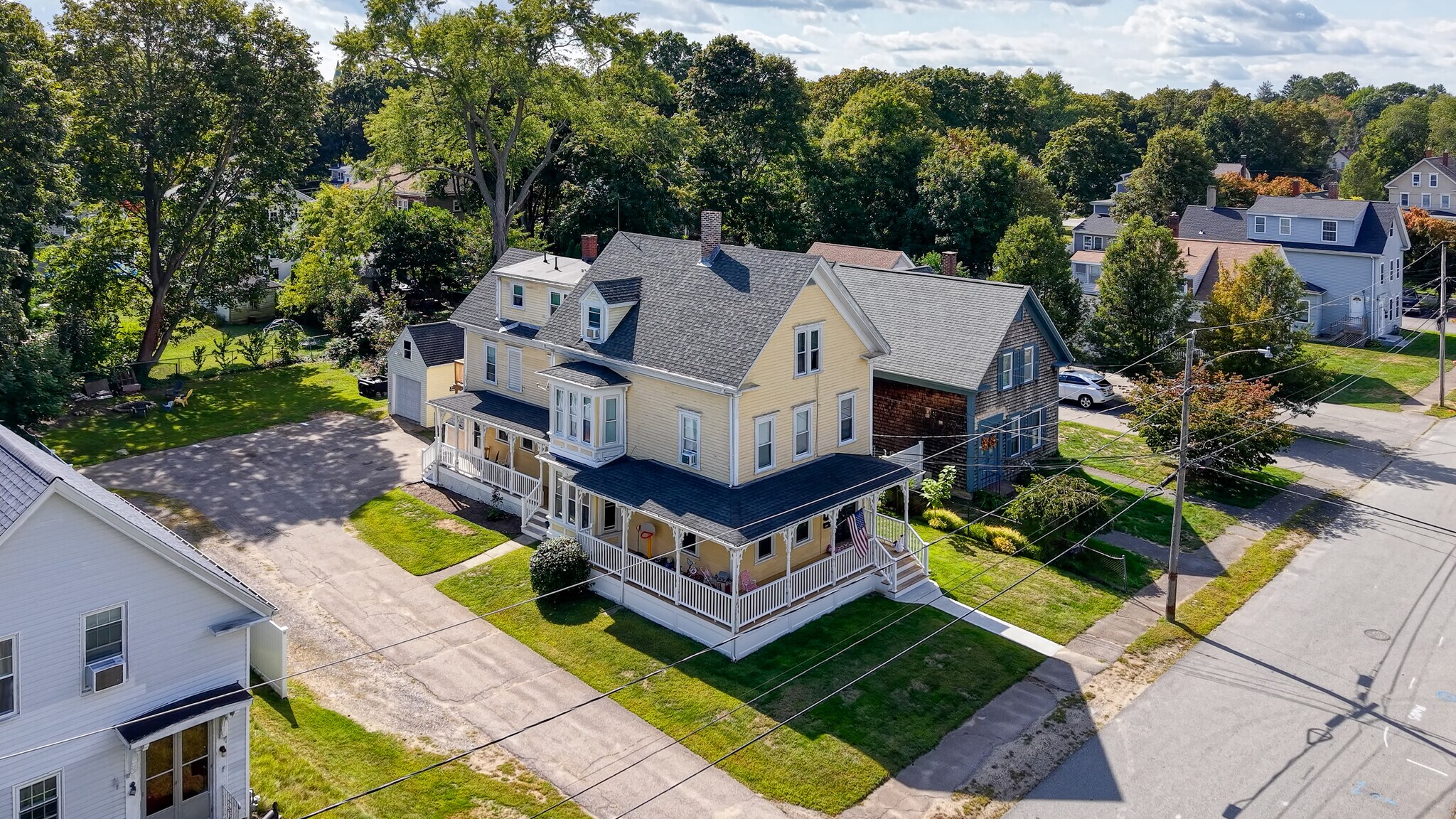 Building Photo - 10 Barrows St