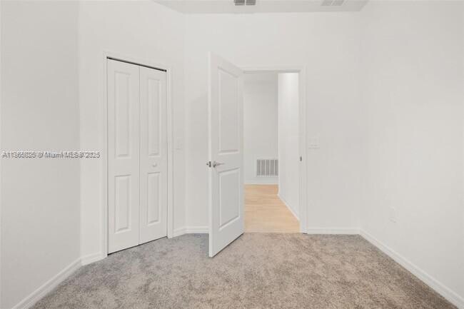 Building Photo - 724 Grove