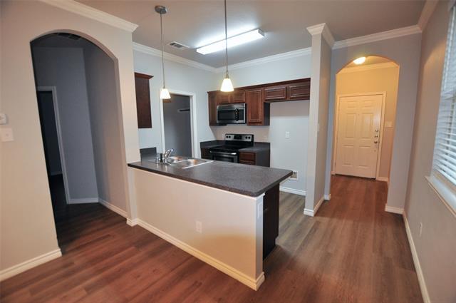 Building Photo - 1102 Story Book Ln