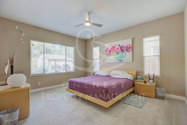 Building Photo - One of a kind, GREAT floorplan in Twelve B...