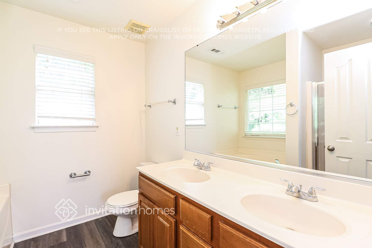 Building Photo - 214 Glencroft Dr