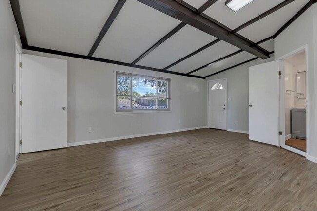 Building Photo - 1572 Ives Ave