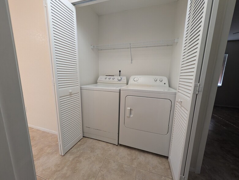 Building Photo - 52 Saint Johanna Dr