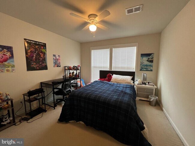 Building Photo - 3048 Rittenhouse Cir