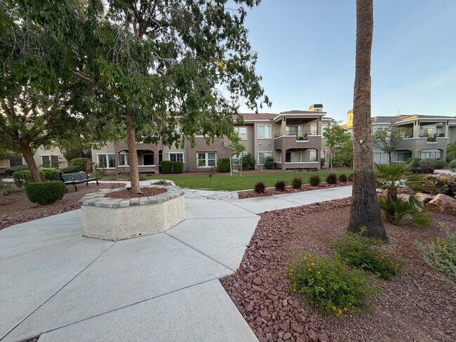 Building Photo - GREAT SUMMERLIN CONDO IN GATED COMMUNITY!!