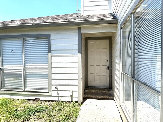 Building Photo - 4234 Willow Beach Dr