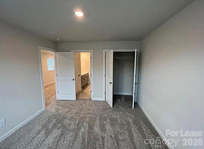 Building Photo - 826 Windage Wy