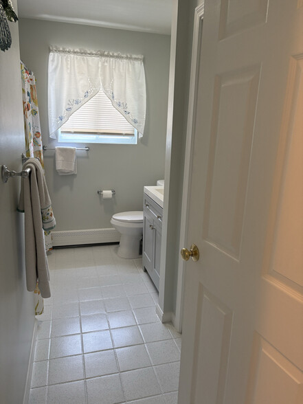 Building Photo - 10 Allagash Trail