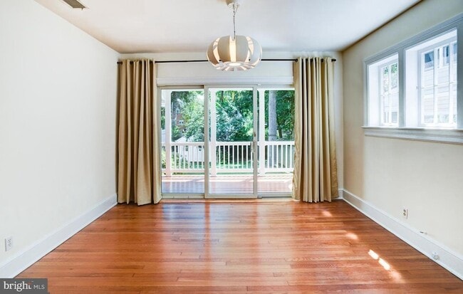 Building Photo - 4633 Asbury Pl NW