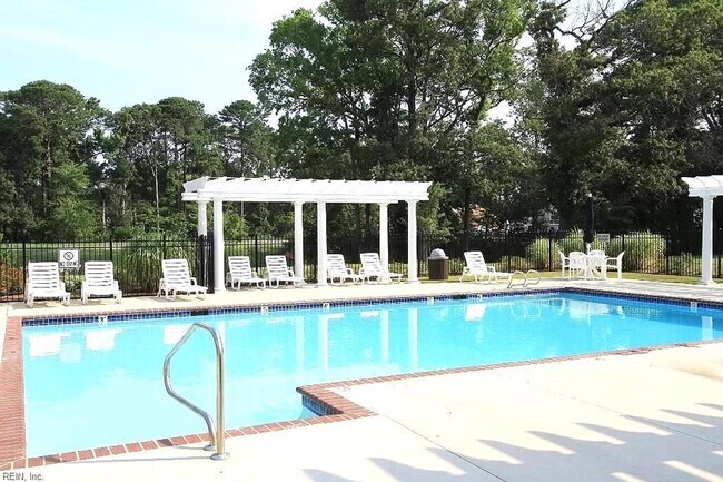 Building Photo - 5616 Memorial Dr