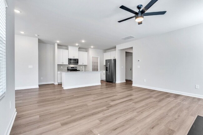 Building Photo - Like New 3BR/2BA Home is Woodruff, SC  **$1875/mo rent