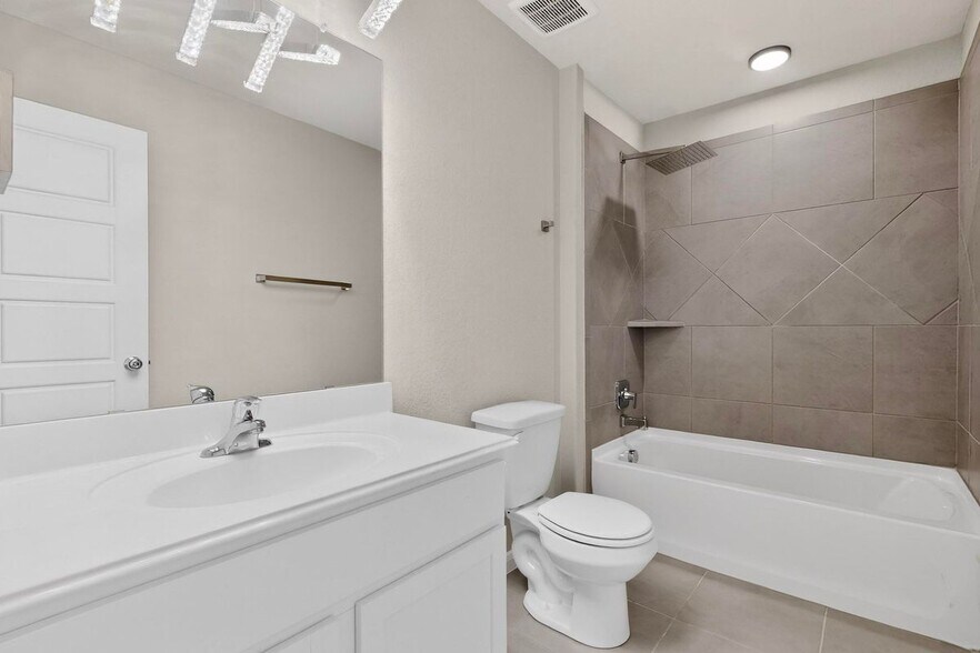Building Photo - 1160 Water Valley