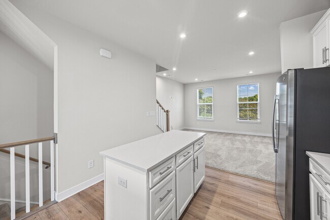 Building Photo - 2833 Statesville Ave