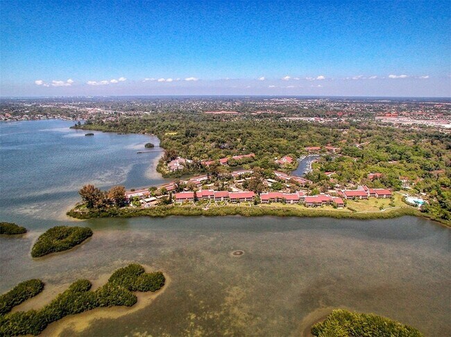 Building Photo - 1601 Bayhouse Point Dr