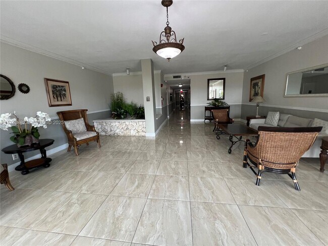 Building Photo - 125 S Ocean Ave