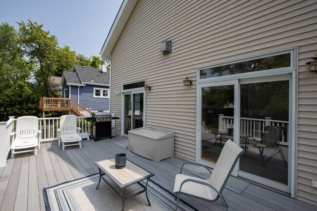 Building Photo - 74 Clinton Pl