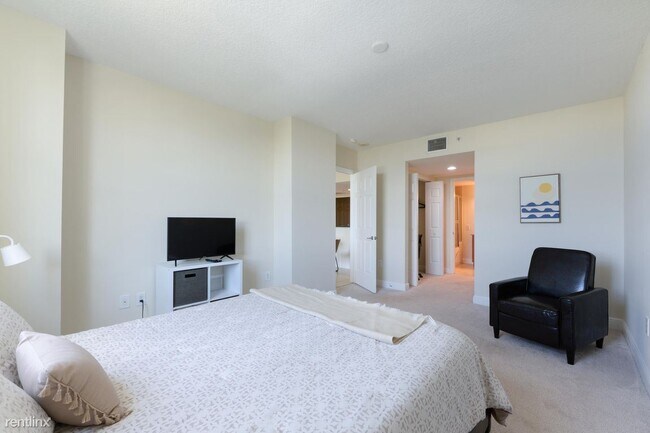 Building Photo - 2 br, 2 bath House - 610 Clematis St Apt 406