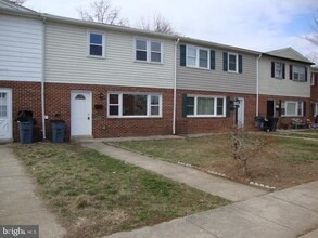 Building Photo - 108 Charles Pl