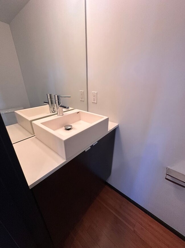 Building Photo - Modern Townhome in Georgetown!  Available ...