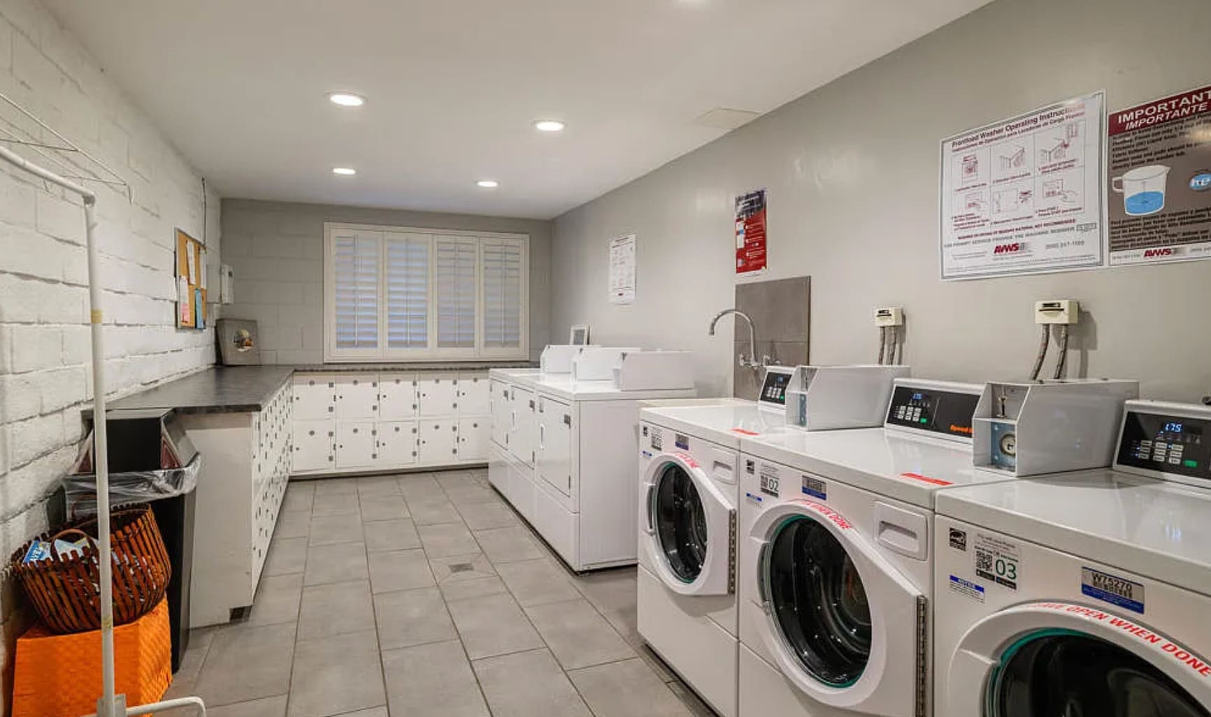 Building Photo - 266 S Madison Ave